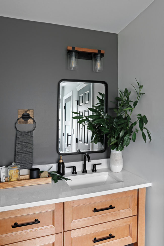 Vanity detail